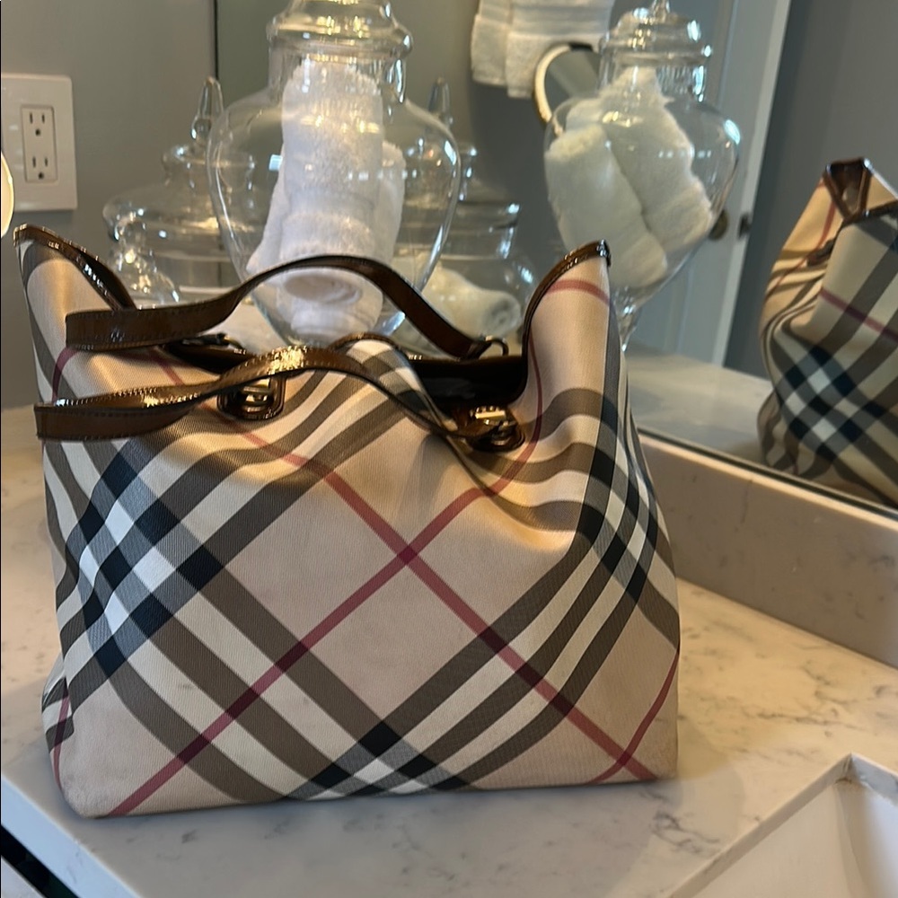 Burberry Tan and Black Tote Bag with Classic Design